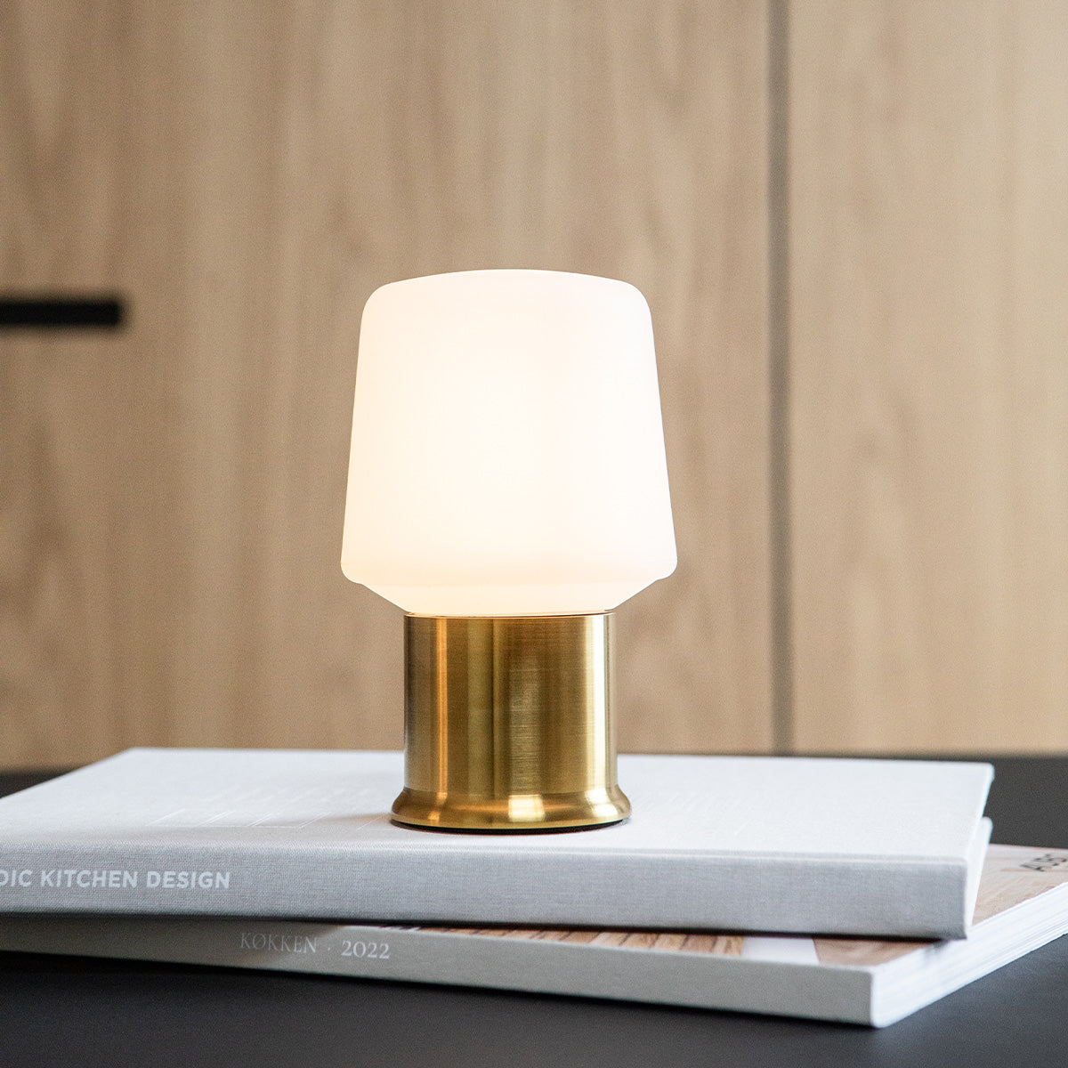 London base for table lamp Intelligent