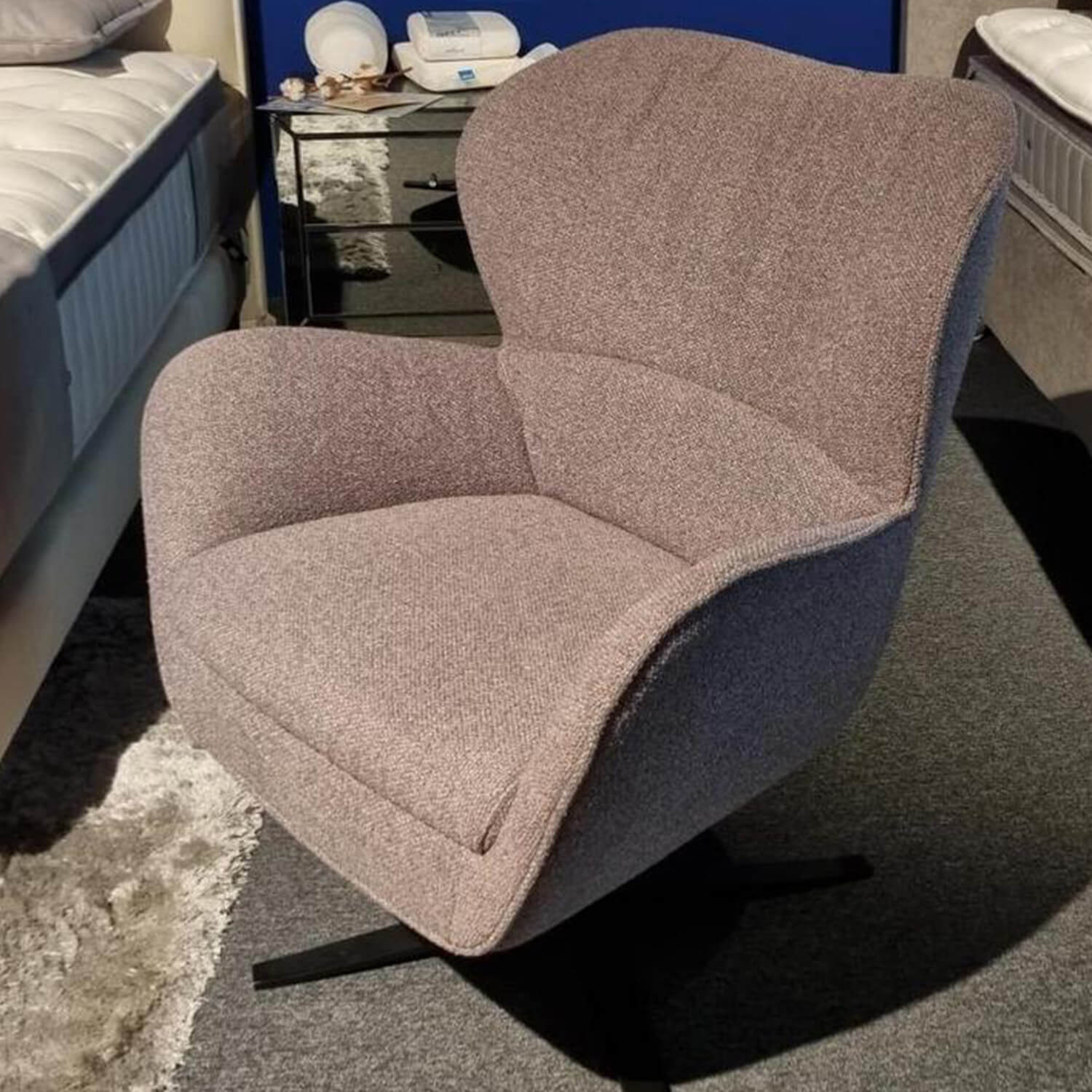 Mei leisure chair - exhibit