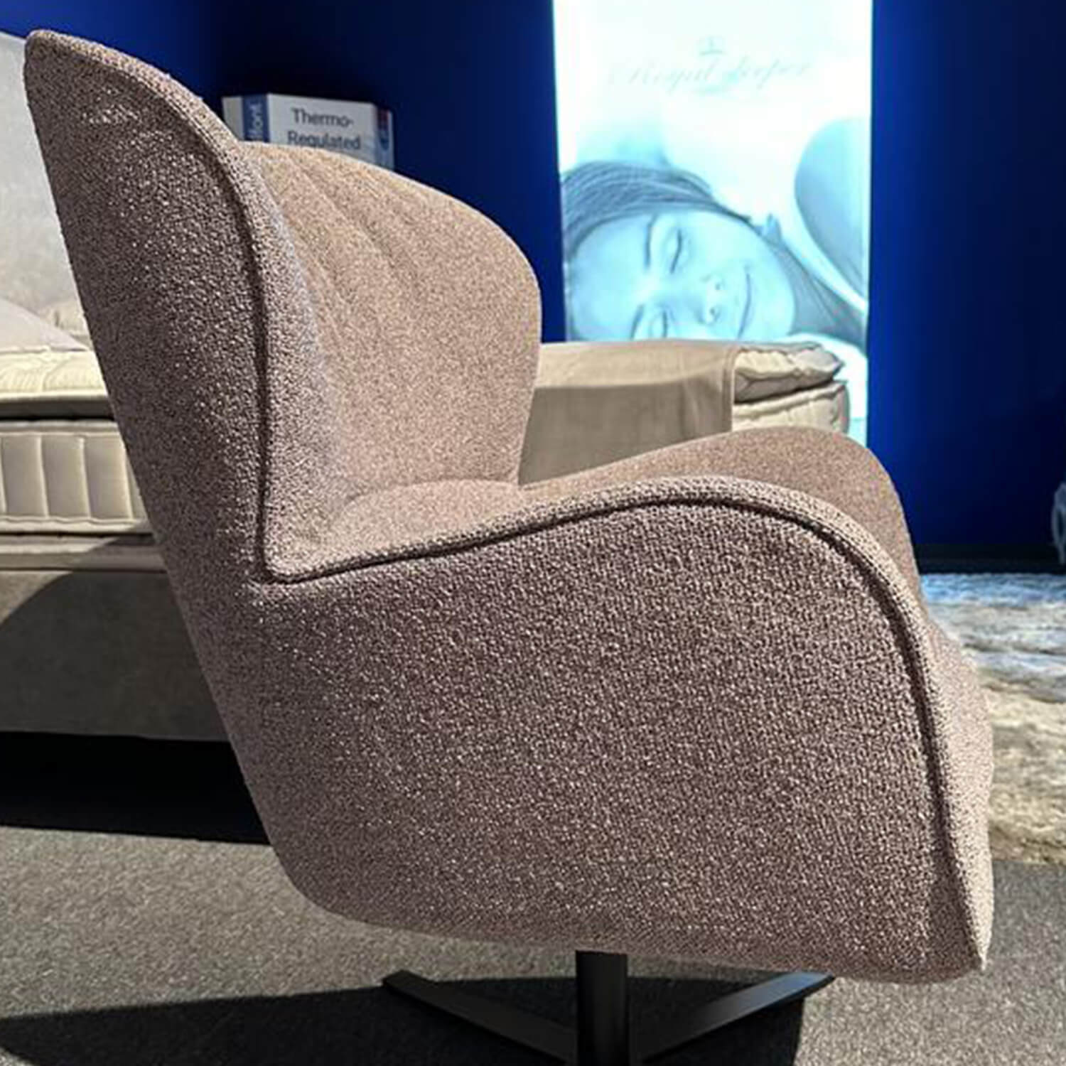 Mei leisure chair - exhibit