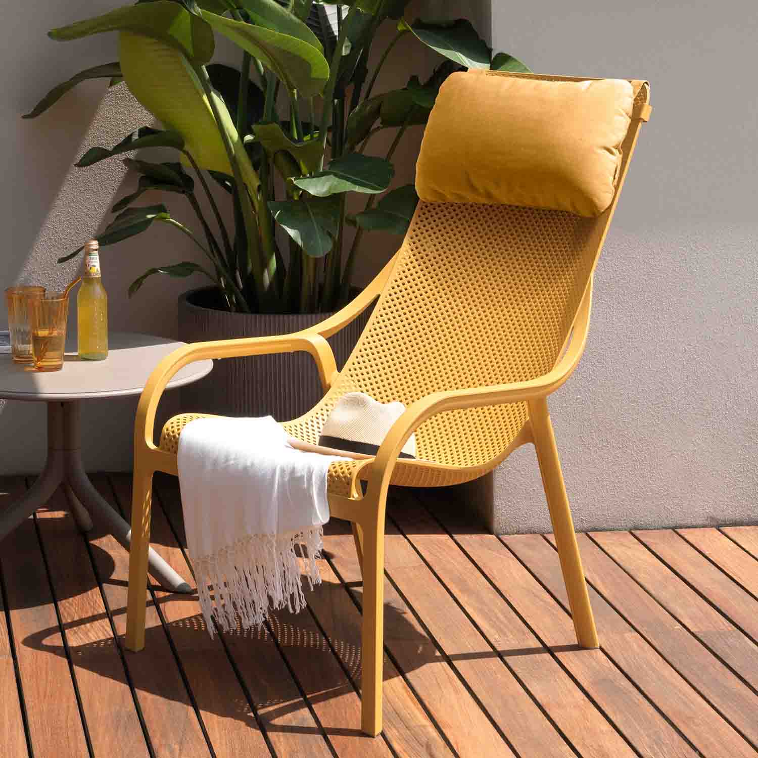 Net lounge chair