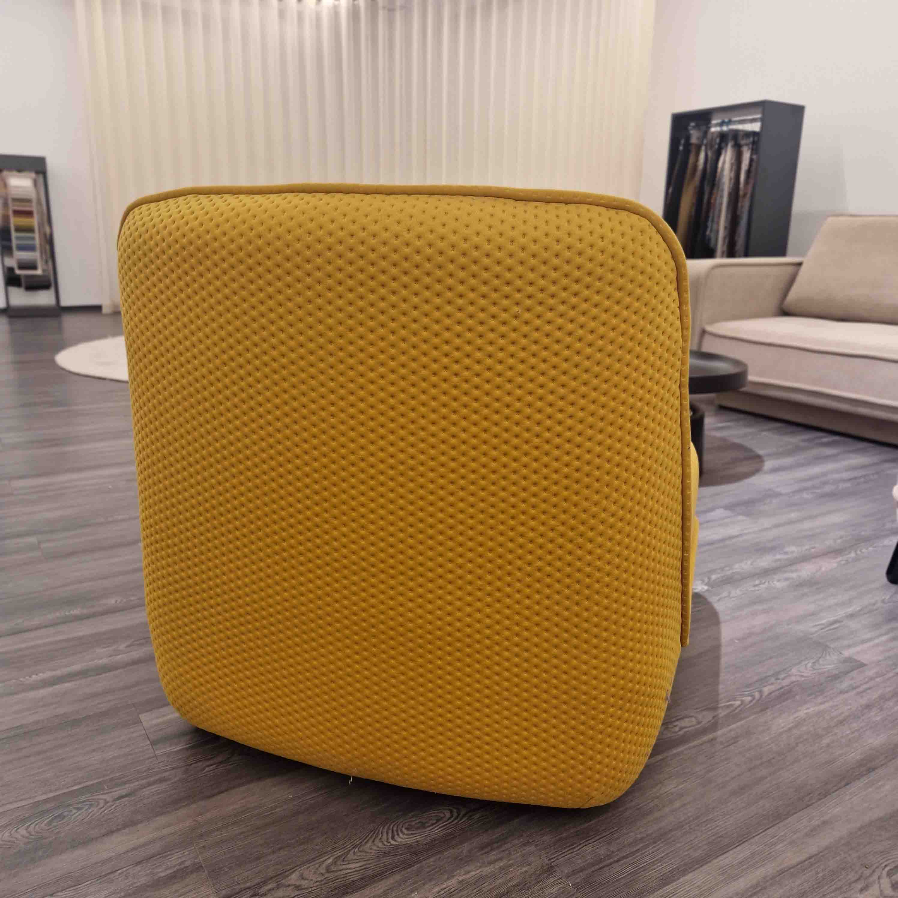 Avelino leisure chair -exhibit