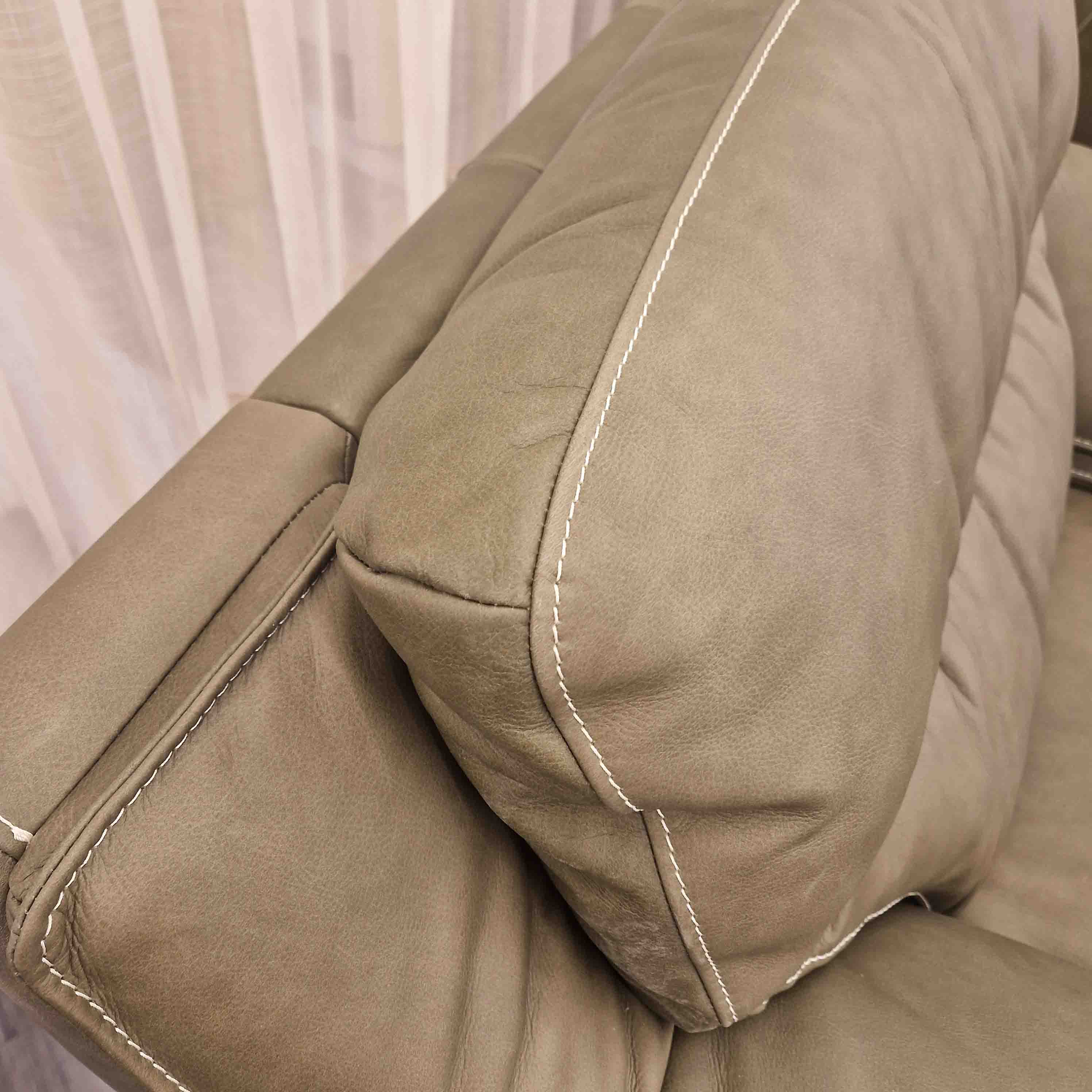 Sedežna garnitura Donato - eksponat