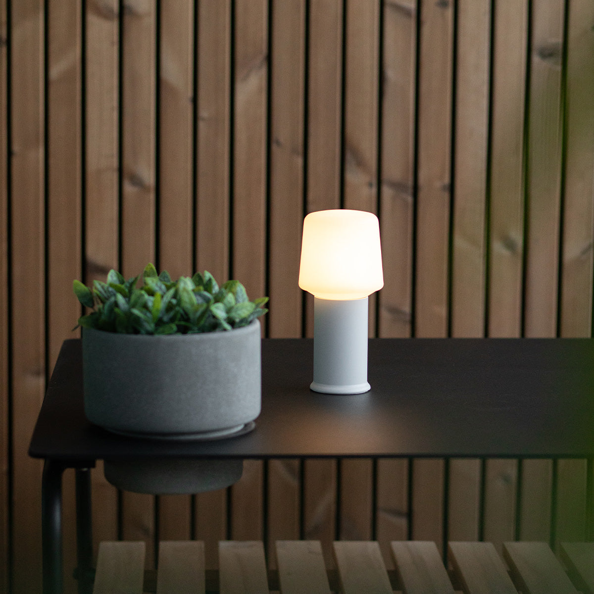 London base for table lamp Intelligent